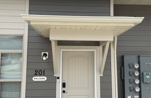 Helena West Side Condo | LOVELY 2 Bedroom Fully Furnished w/Laundry