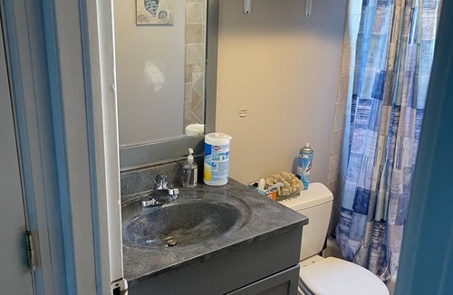 South Side Apartment | Lovely 2 Bedrooms Short term Rental Unit on a 2nd Floor