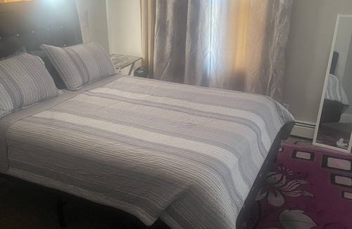 South Side Apartment | Lovely 2 Bedrooms Short term Rental Unit on a 2nd Floor