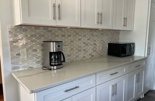 Teaneck House | Lovely 4-bedroom house in Teaneck - 3 mins walk to bus, 20 mins drive NYC.
