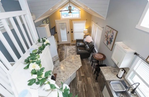 Northside House | Lovely Blossom Bungalow in Jacksonville