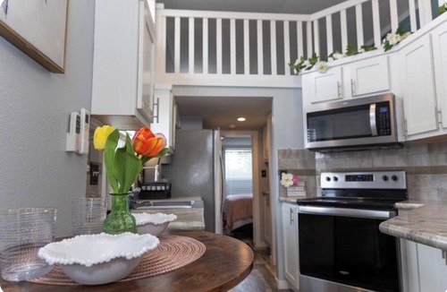 Northside House | Lovely Blossom Bungalow in Jacksonville