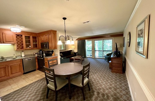 Kingsmill Condo | Lovely condo with water & golf course view