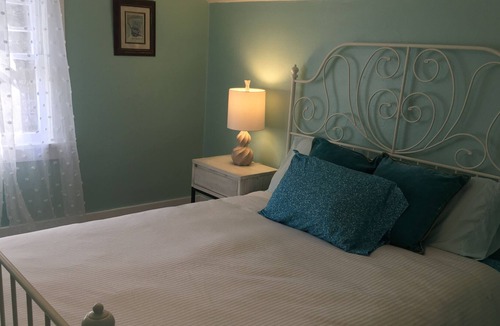 Garden District House | Lovely garden district home just a minute away from downtown!