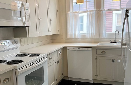 Lakeside House | Lovely Lakeside Cottage! Sleep 11, easy parking, linens included!