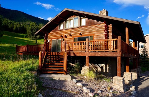 Big Sky Meadow Village Cabin | Lovely Log cabin in the heart of Big Sky
