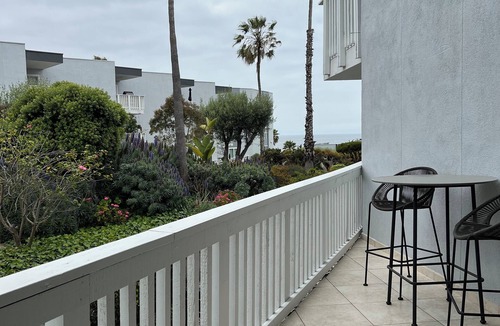 South Redondo Condo | Lovely spacious ocean view 1-bedroom condo.