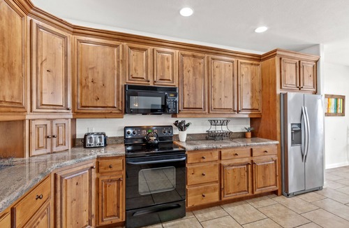 St. George Condo | LP 1806 | 3 BD with an Indoor Fireplace, Old School Arcade Machine, and Resort Access