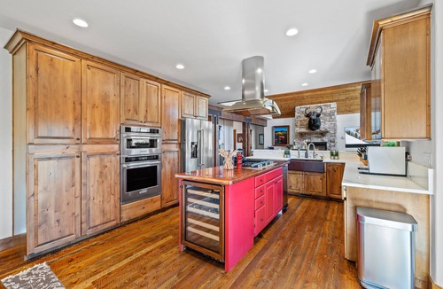 Victor House | LPJH: Enjoy a Peaceful Week in the Tetons Away from Crowded Jackson Hole!