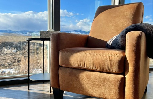 Dillon Cabin | lturas 2: New Modern 2BR Cabin, Big Windows for Big Mountain Views