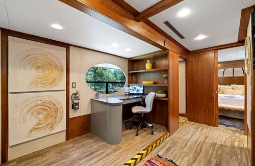 Austin Villa | Lush Secluded Villa Oasis near Lake Walter E. Long in Texas