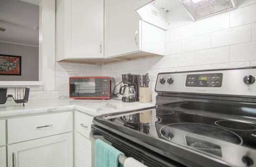 Anderson Apartment | Lux 1 bed/1 bath unit ideal for traveling professional
