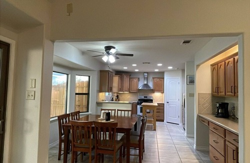 Georgetown House | Lux|8 Min to DT, Billiards, Spa, Office