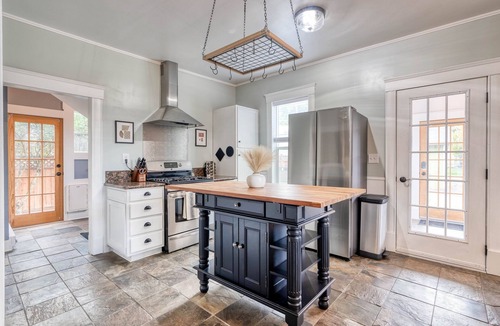 Kalispell House | Lux Kalispell Farmhouse w/Large Hot Tubn