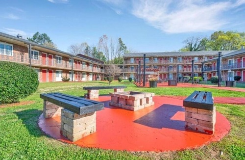 Sheffield Park Apartment | Lux Mins To "Atrium & Novant" Uptown Char Airport