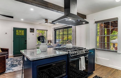 Piedmont Heights House | LUX Oasis 4 Bed/2 Bath | Hot Tub | 3 Patio