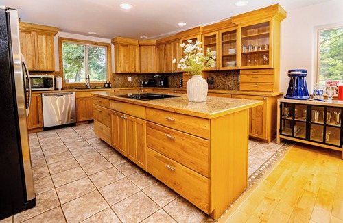 Olney Cabin | Lux Riverfront cabin w/Hot Tub & Sauna
