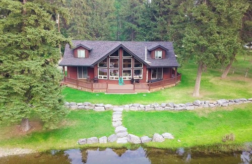 Olney Cabin | Lux Riverfront cabin w/Hot Tub & Sauna