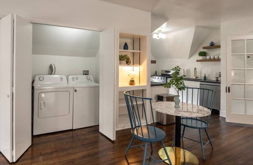 East Walnut HIlls Apartment | Lux Studio Central to Everything
