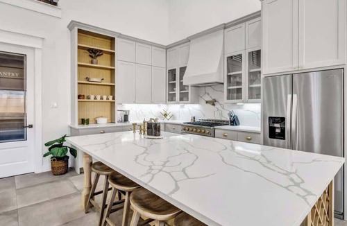 Central Arlington House | LUX | Walk to FIFA | AT&T Stadium | GlobeLife | GameRoom