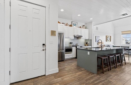 Cinnamon Shore Condo | Luxe 3rd-Fl Corner Condo w/Bird's-Eye View of Cinnamon Shore Town Center!