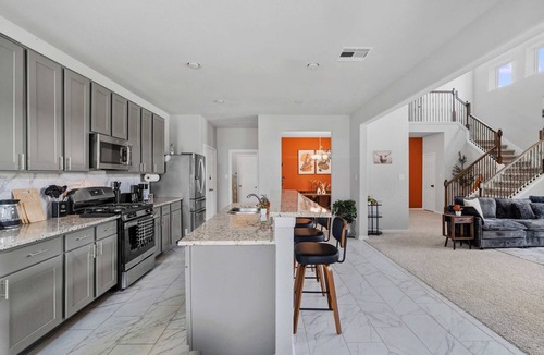 Katy House | LUXE 5BR House | Sleeps 15 | 1GB| WD | Katy Mills