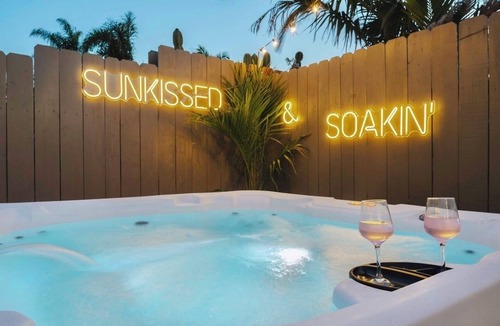 Bay Ho House | Luxe Backyard Retreat Near Beach: Hot Tub, Mini-Golf, Fire Pit, BBQ, Playground