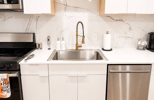Old East Dallas Apartment | Luxe Bellevue Escape In Downtown Dallas