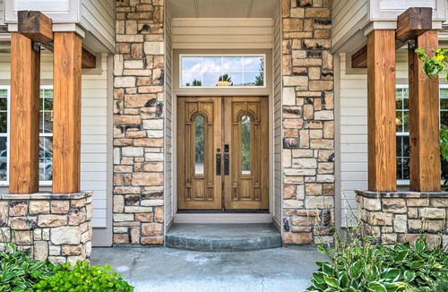 Collister House | Luxe Boise Home with Patio Golf, Hike, Explore