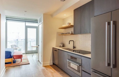 Rainey Street Historic District Condo | Luxe Downtown Austin Condo | 1BR Suite | Natiivo