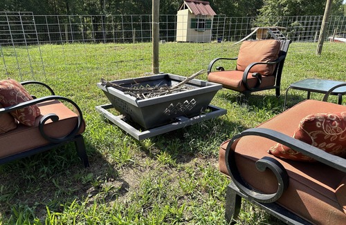 Glen Allen House | Luxe Farm-Stay w/ private animal sanctuary~10 min from city!