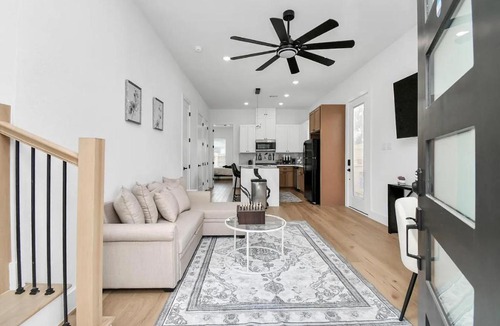 Foster Place Apartment | Luxe Houston Hotspot Minutes away from NRG Stadium, Med Center, Dtwn HTX