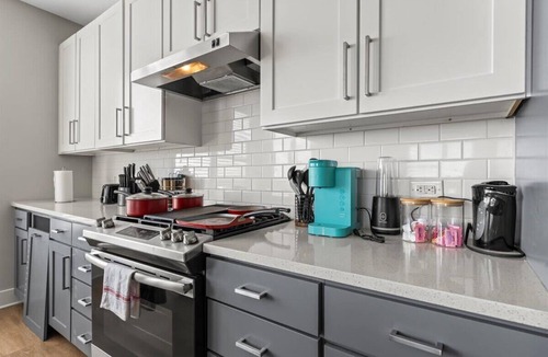Charlotte Apartment | Luxe King 3BR Suite in Waverly Charlotte!