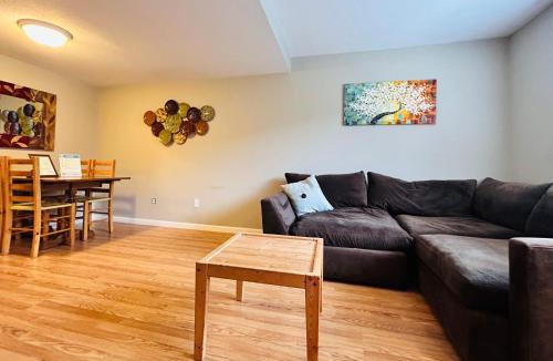 Southeast Boise Apartment | Luxe on Penn Family Friendly, Toddler amenities, baby proof with baby gate, toys, bath toys, cups and plates, Separate Workstation with Desk and Monitor, located in desirable SE Boise next to the Greenbelt and Boise River