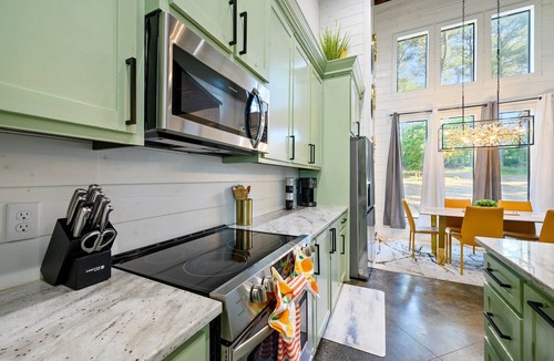 Pickens Ski Chalet | LUXE Privacy at Gorgeous Broken Bow Cabin Home