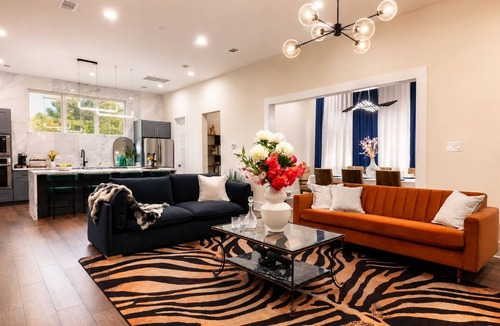 Washington Ave./ Memorial Park House | LUXE! Sleek 4-level Luxury·Rooftop·Garage·HTX