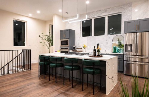 Washington Ave./ Memorial Park House | LUXE! Sleek 4-level Luxury·Rooftop·Garage·HTX
