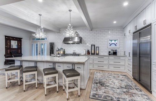 Uptown House | ★ Luxe Thomas Mansion ★ | hot tub, pool, fire pit!