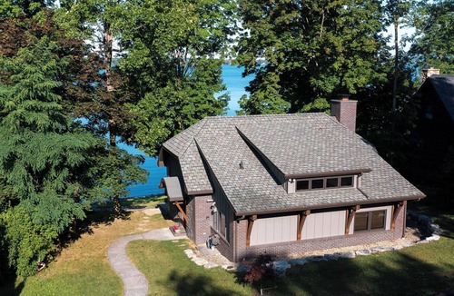 Town of Owasco House | LUXUIRIOUS WATERFRONT CABIN ON OWASCO LAKE