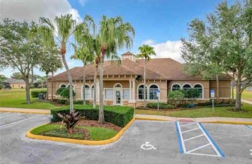 West Haven Apartment | Luxurious 3BR Home 10 miles from Disney!