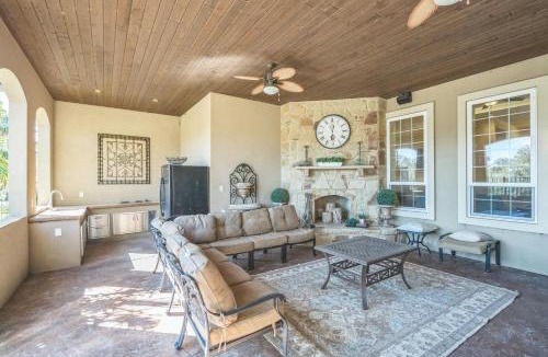Kingsbury House | Luxurious 4-Bedroom Oasis with Private Pool
