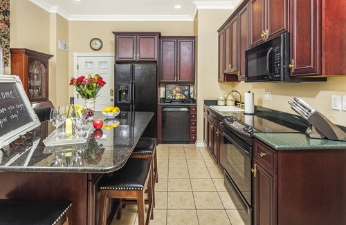Ballenger Creek Cottage | Luxurious 4BR, Private Pool, Heated Spa-Open Year-Round, Near Downtown!