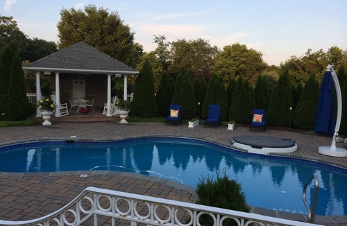 Ballenger Creek Cottage | Luxurious 4BR, Private Pool, Heated Spa-Open Year-Round, Near Downtown!