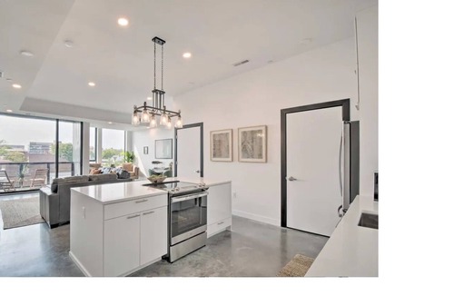 Iowa City Condo | Luxurious Condo in Heart of Downtown Iowa City