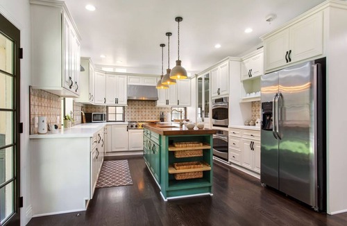 Beverly Glen House | Luxurious Home In The Peaceful Bel-Air Neighborhoodnn