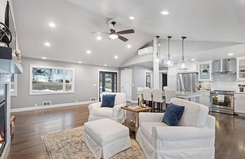 East Hope House | Luxurious home w/deck & lake views - close to golf, the lake, and skiing
