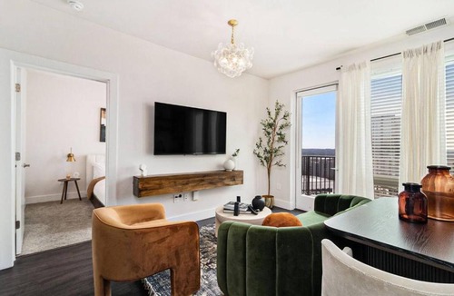 Home Park Apartment | Luxurious Living-ATL 5 Star Amenities- Free Parking