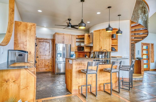 Bozeman House | Luxurious Montana Retreat: Hot Tub, Mountain Views & Near Yellowstone!