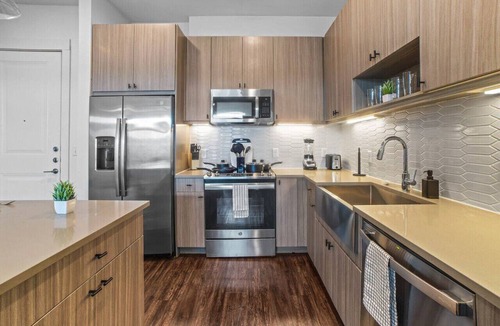 West Oak Hill Apartment | Luxurious New Unit|2Bd2Ba|Pool, Golf Sim