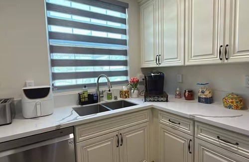 Mid Central Condo | Luxurious Pasadena Home w Parking & Near Old Town